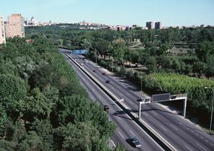 ランドクルーザープラドカスタム車とは